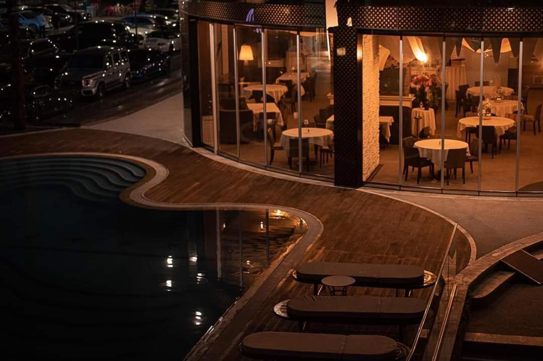 White Tower Mamaia Prestige Apartments Exterior foto